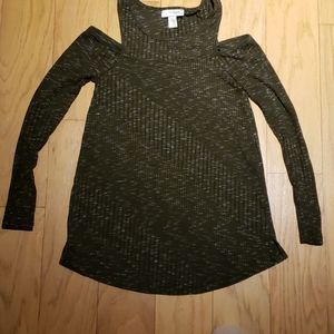 Cold shoulder long sleeve maternity top